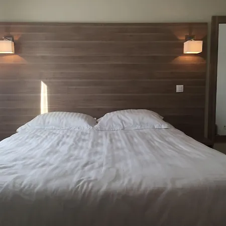 Le Logis Dauphinois Hotel Roussillon (Isere)