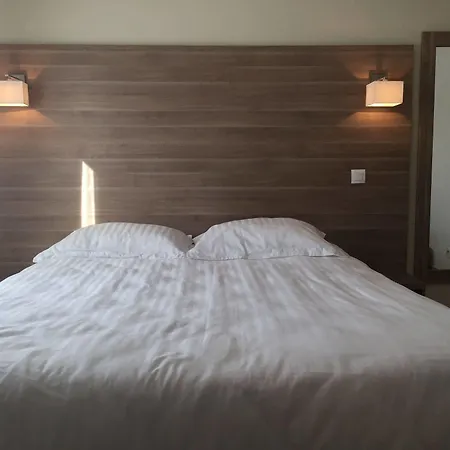 Hotell Le Logis Dauphinois Roussillon (Isere)