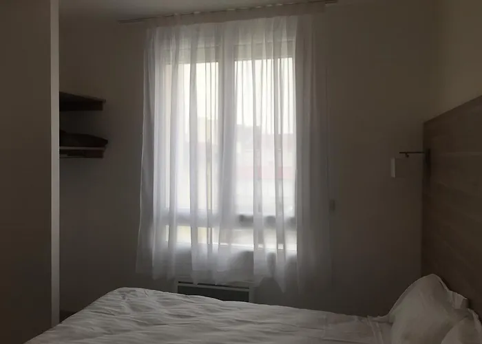 Le Logis Dauphinois 2* Roussillon (Isere)